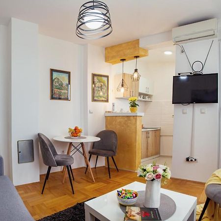 Apartman Mia Sremska Mitrovica Extérieur photo