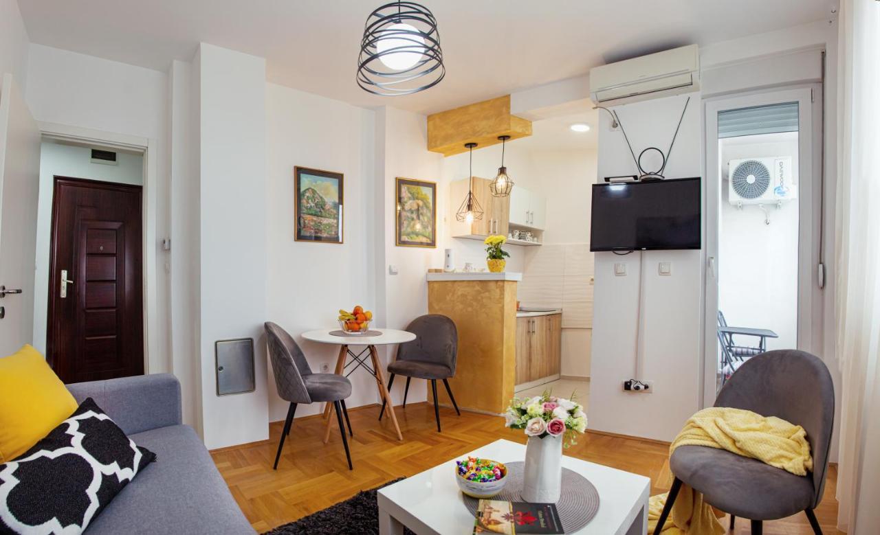 Apartman Mia Sremska Mitrovica Extérieur photo