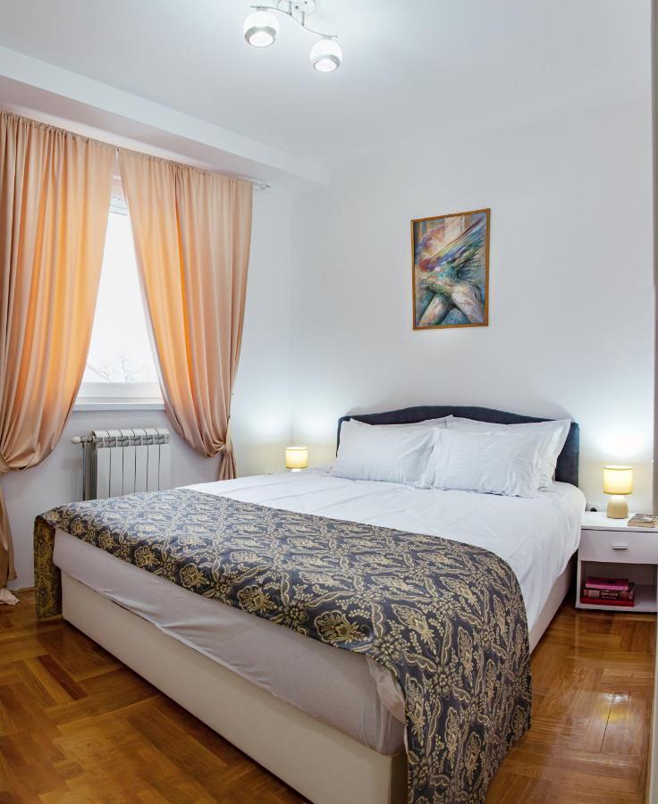 Apartman Mia Sremska Mitrovica Extérieur photo