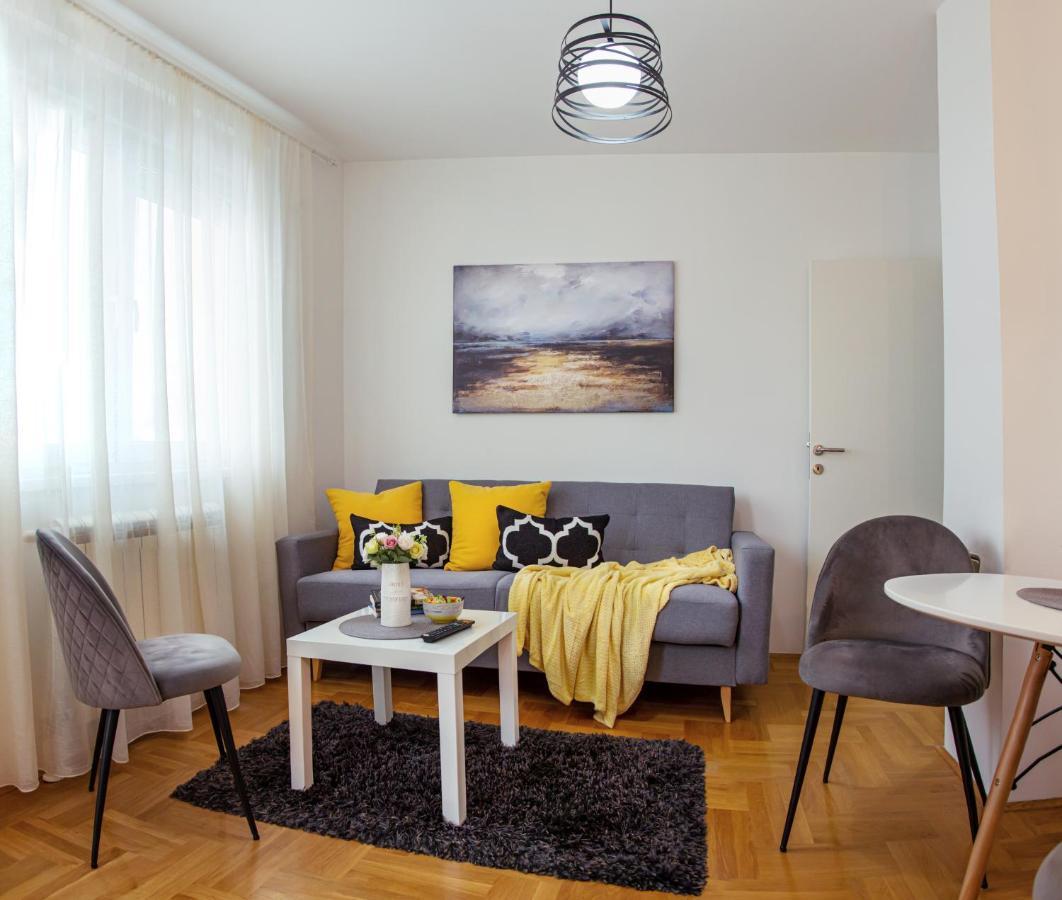 Apartman Mia Sremska Mitrovica Extérieur photo