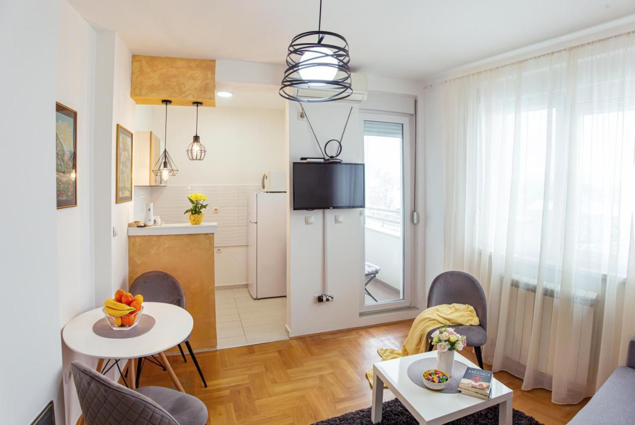Apartman Mia Sremska Mitrovica Extérieur photo